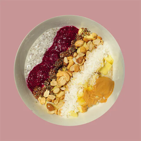 Porridge de avena con pudding de chía y mermelada de pitaya